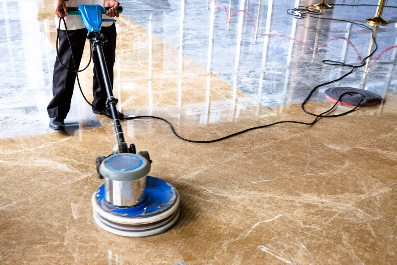 CLEANNEX - Servicio Profesional de Lavado y pulido de pisos en Reynosa Restauración y embellecimiento de pisos, transformando superficies deterioradas en espacios modernos, irresistiblemente brillantes